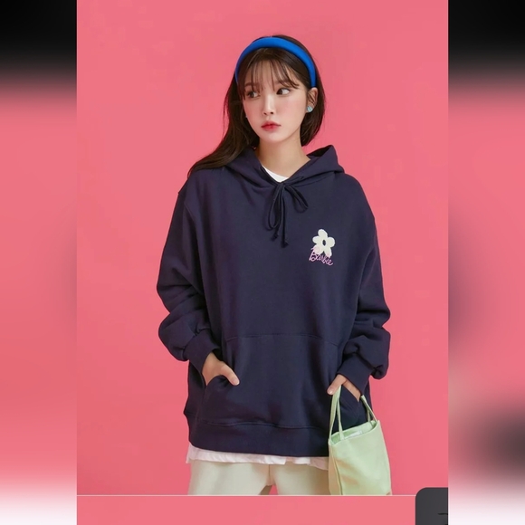 NWOT chuu - [Barbie Flower] Kangaroo Zip Hoodie RARE limited edition korea - Picture 3 of 10